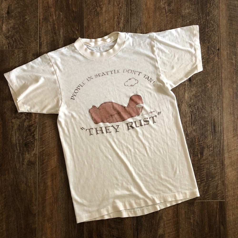 Vintage β¨ T-Shirt - Picture 2 of 7